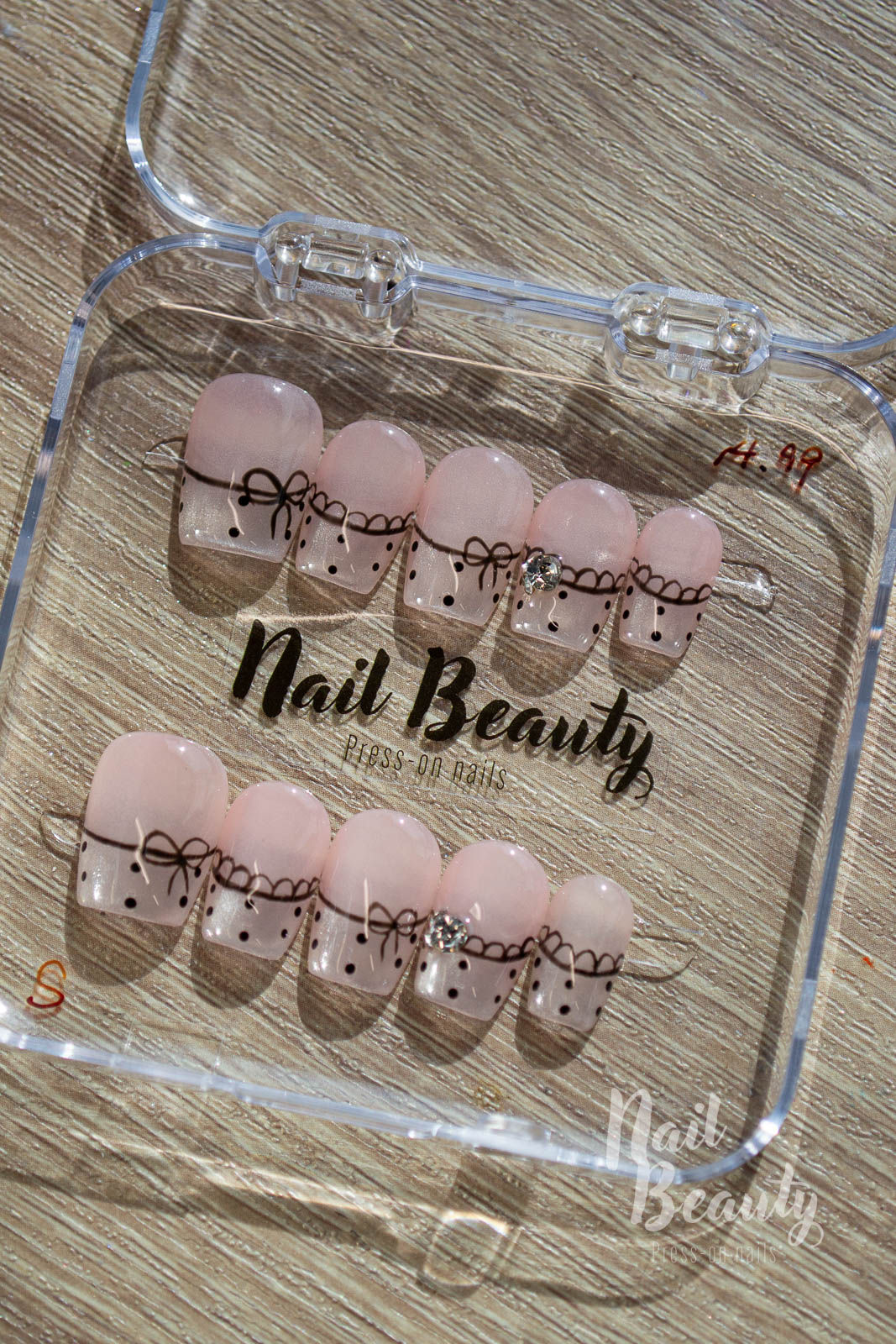 B Press-on Nail S/M