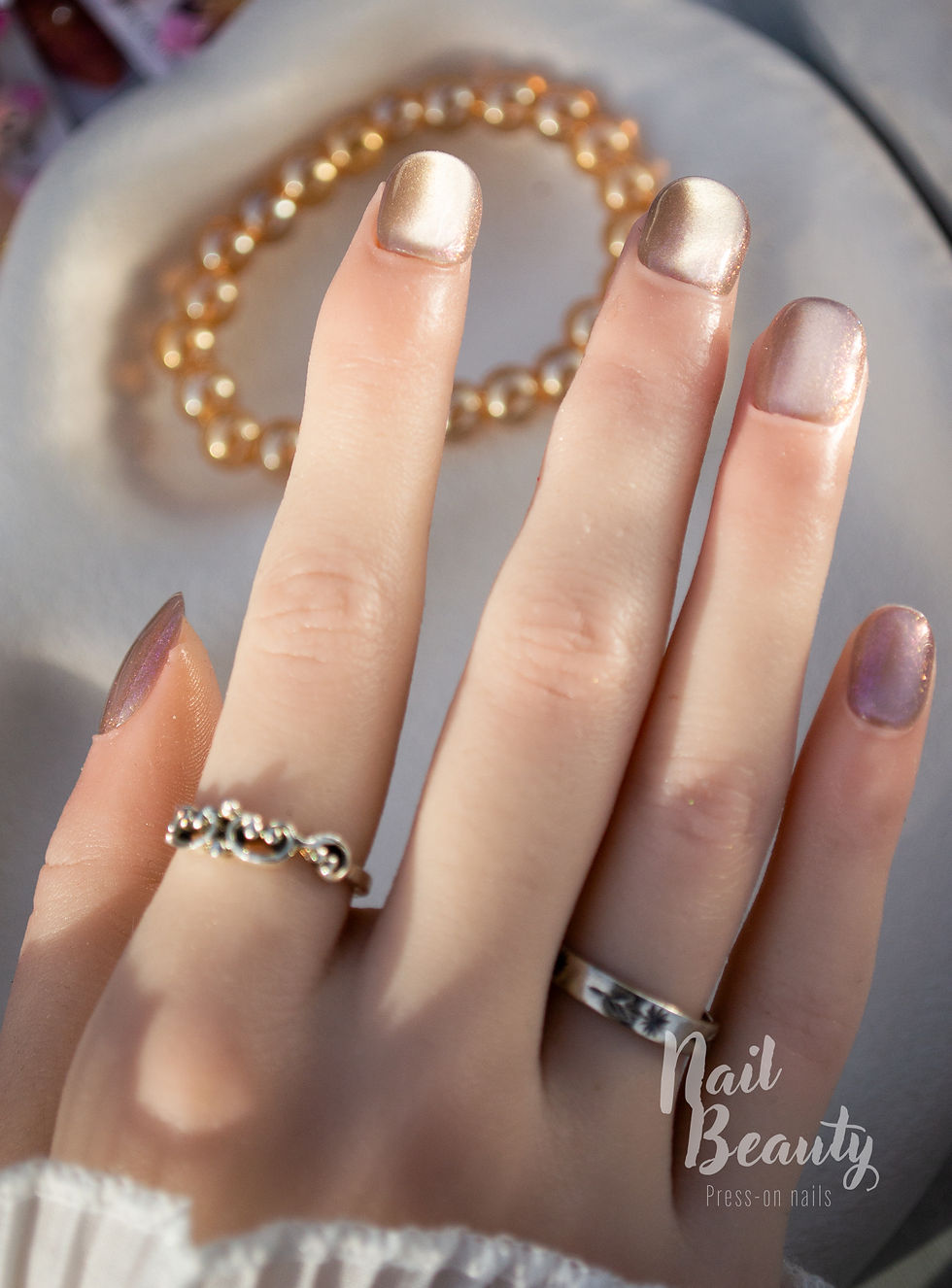 Thumbnail: N Press-on nail M