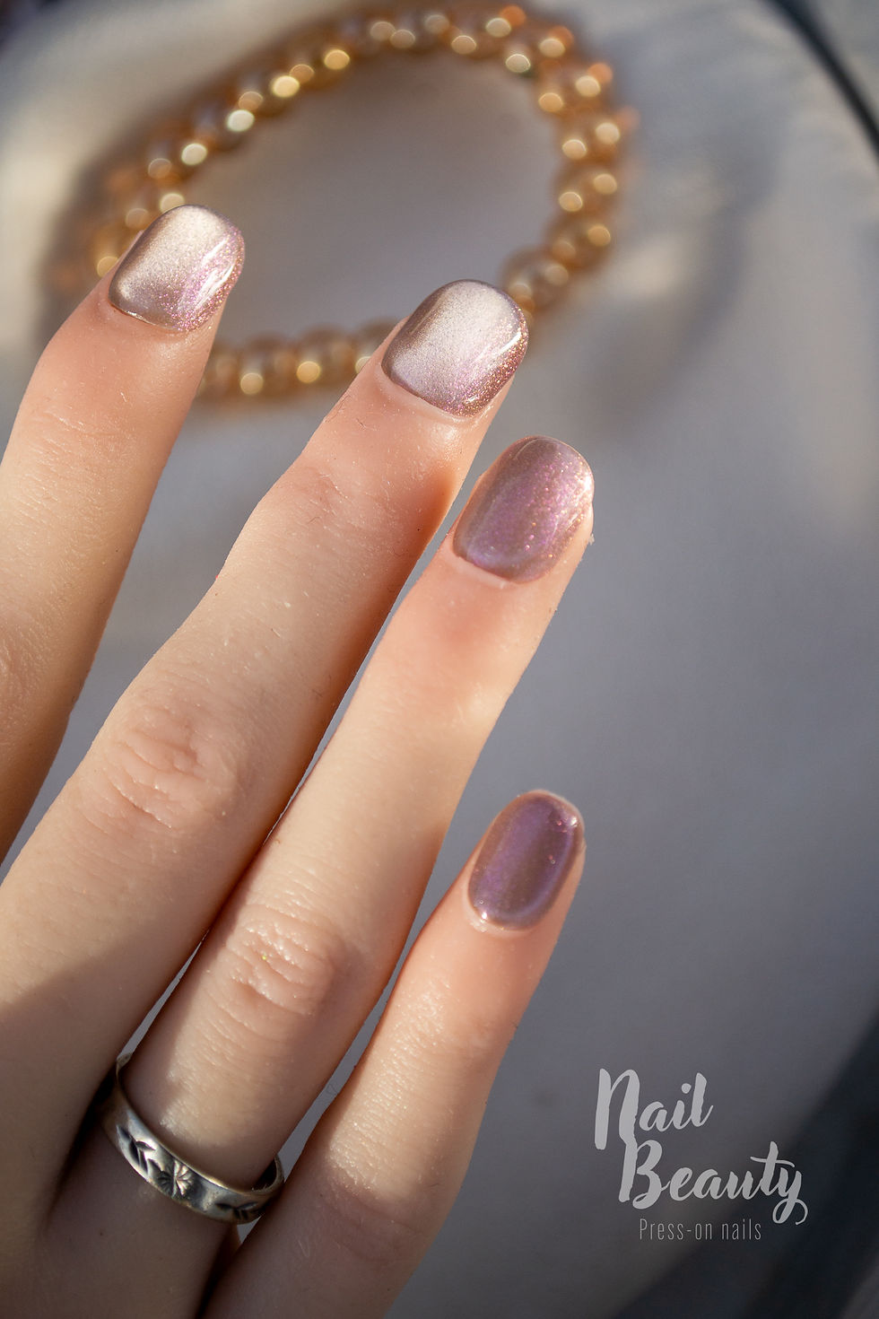 Thumbnail: N Press-on nail M