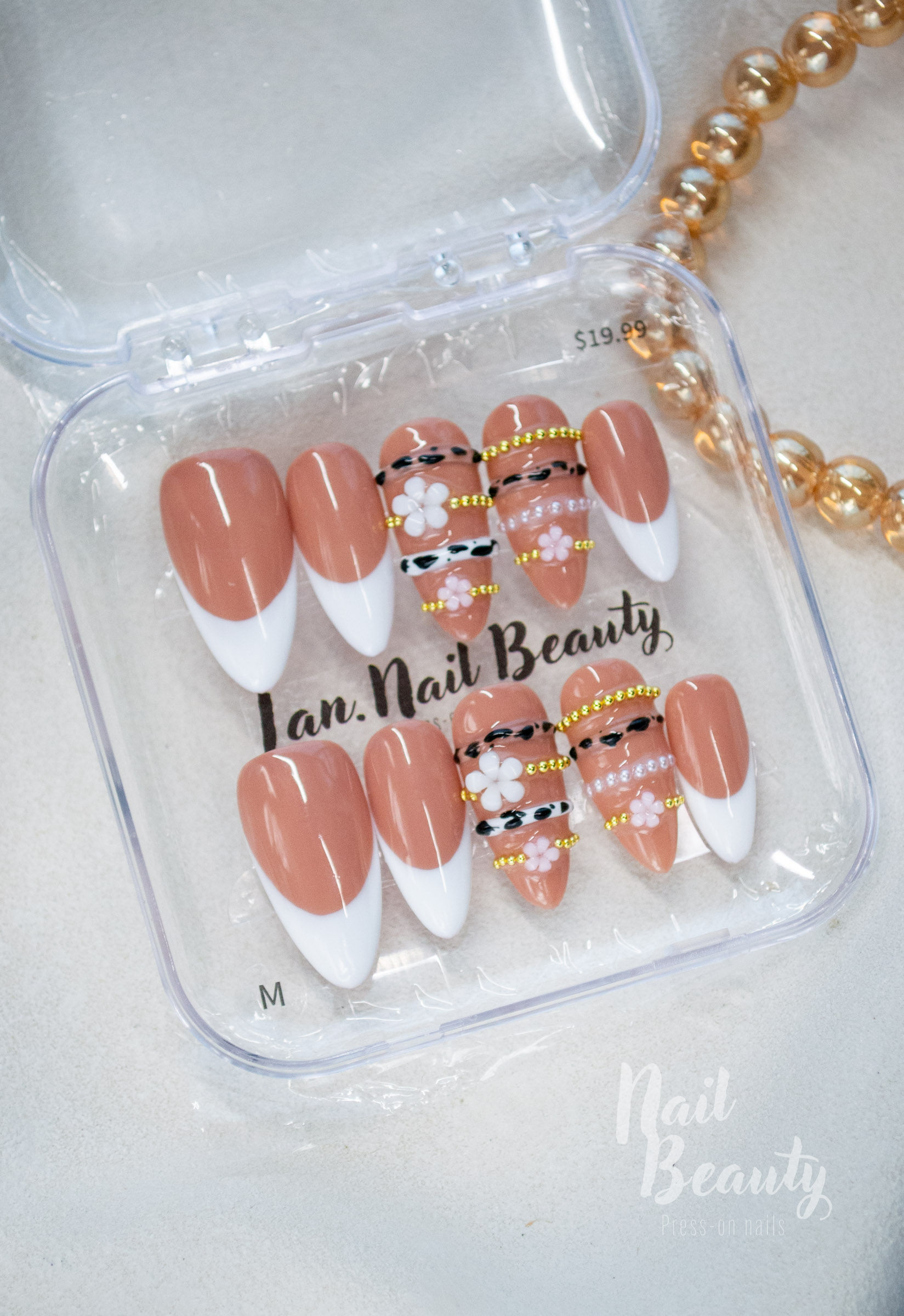 A Press-on nail M