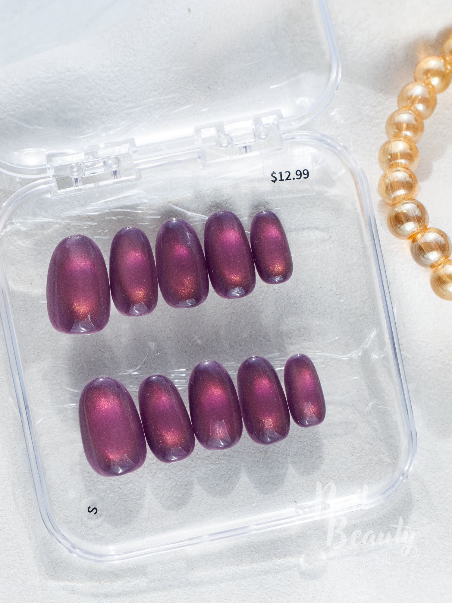 O Press-on nail S