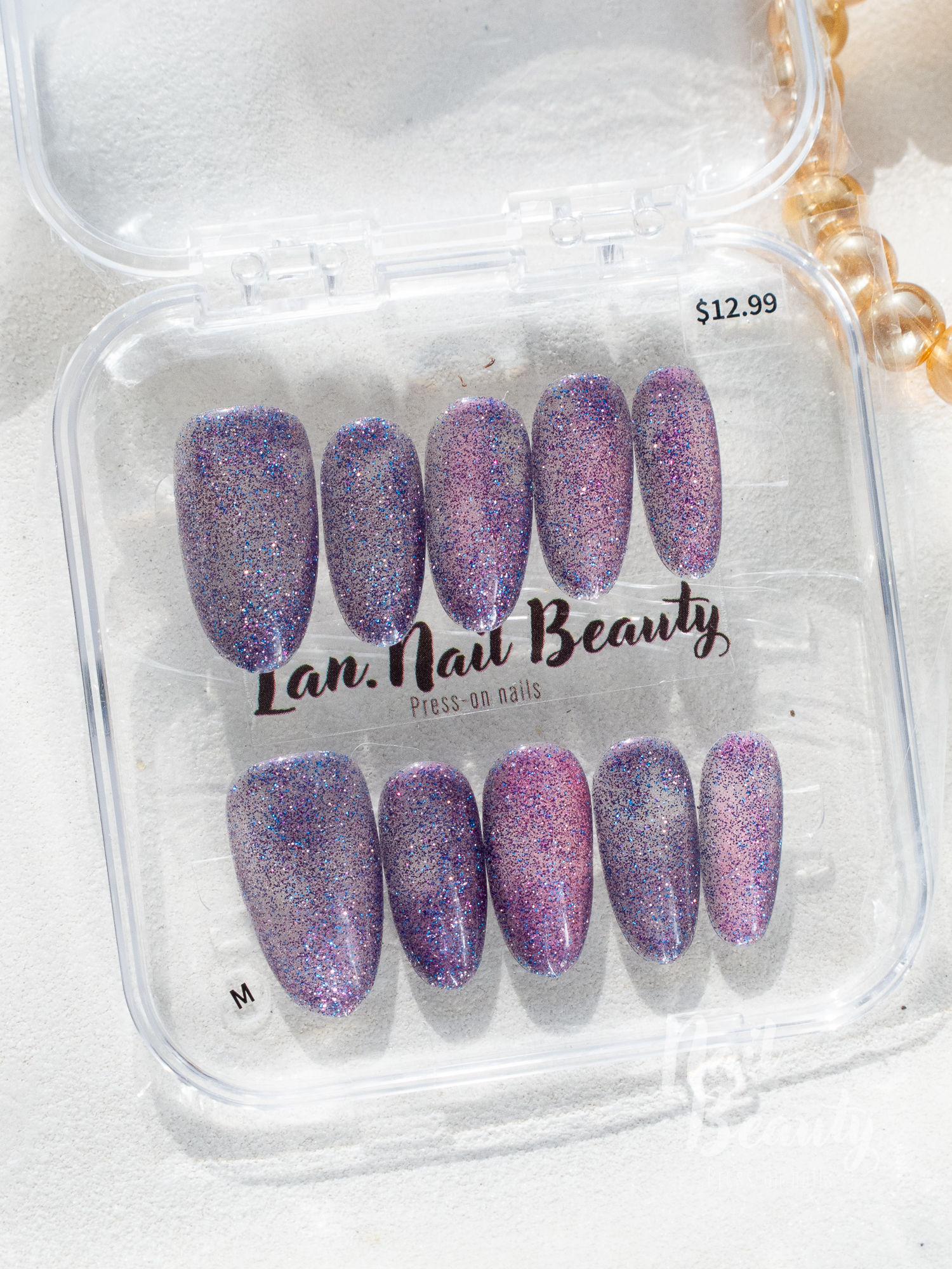 O Press-on nail M