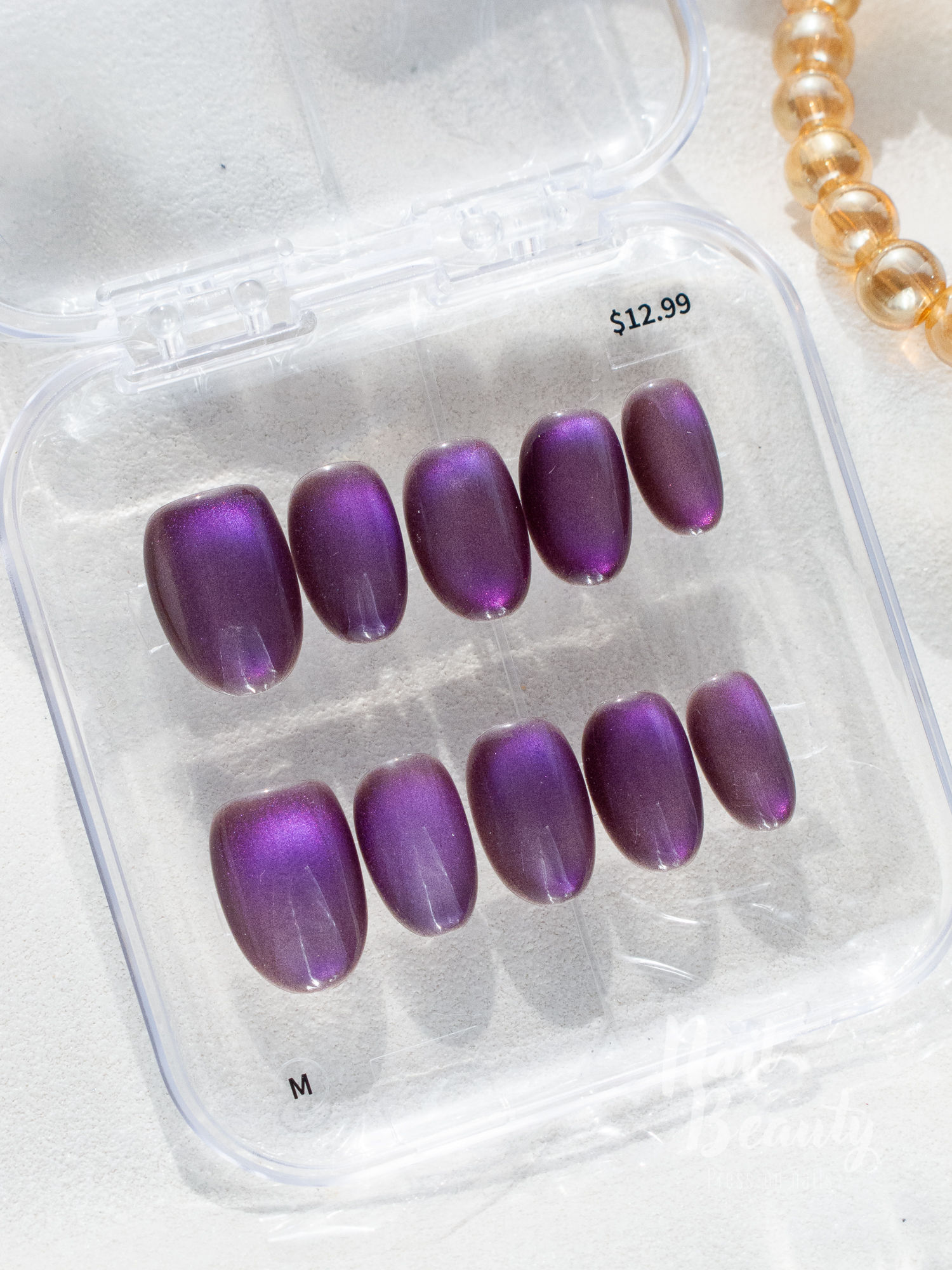 O Press-on nail M