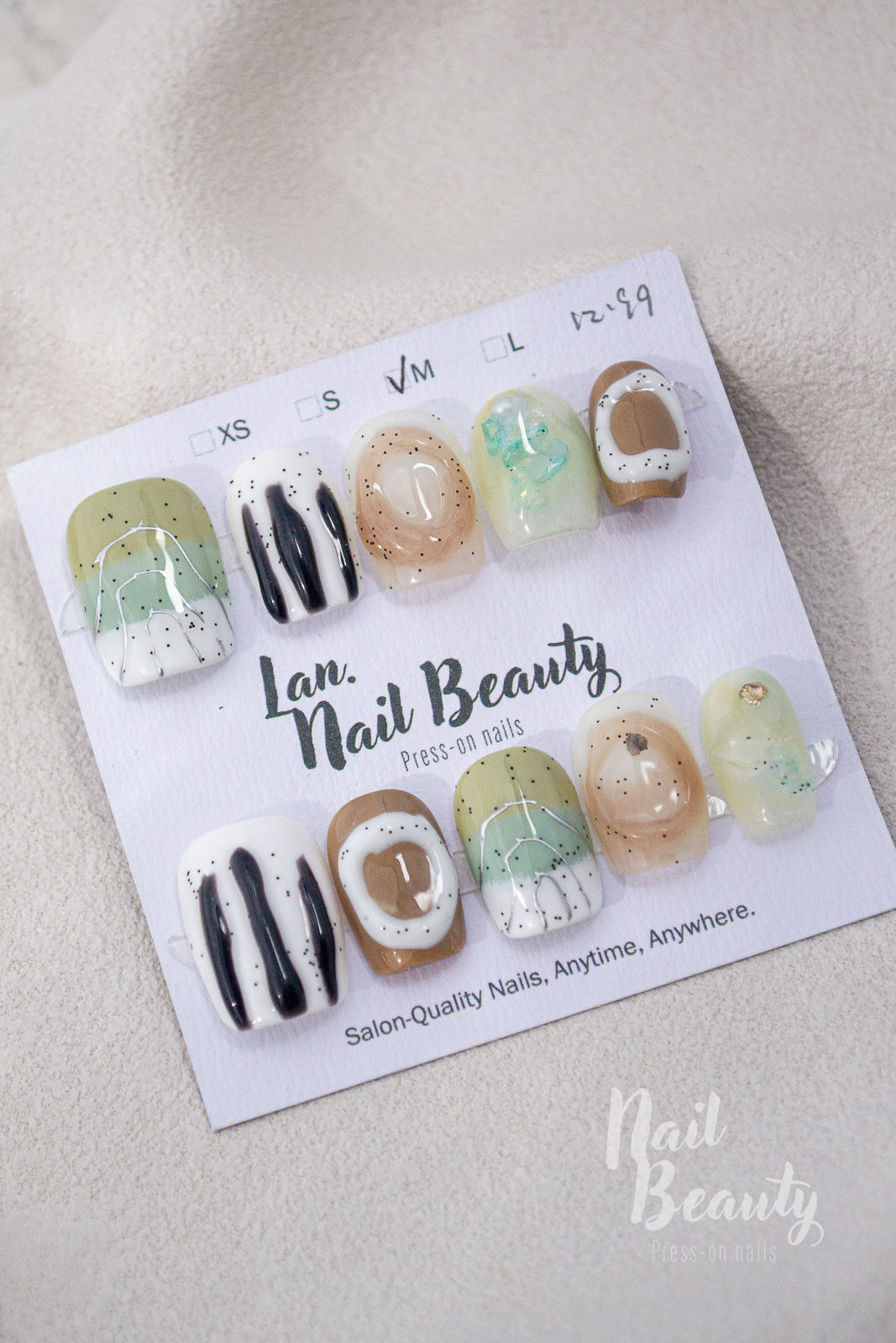 Press-on nail M