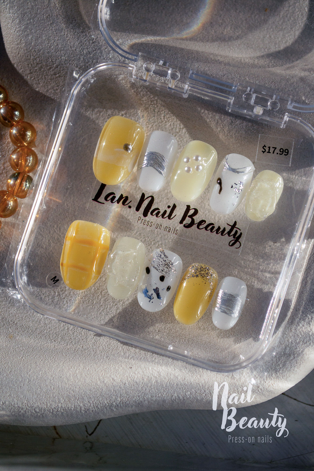 O Press-on nail M