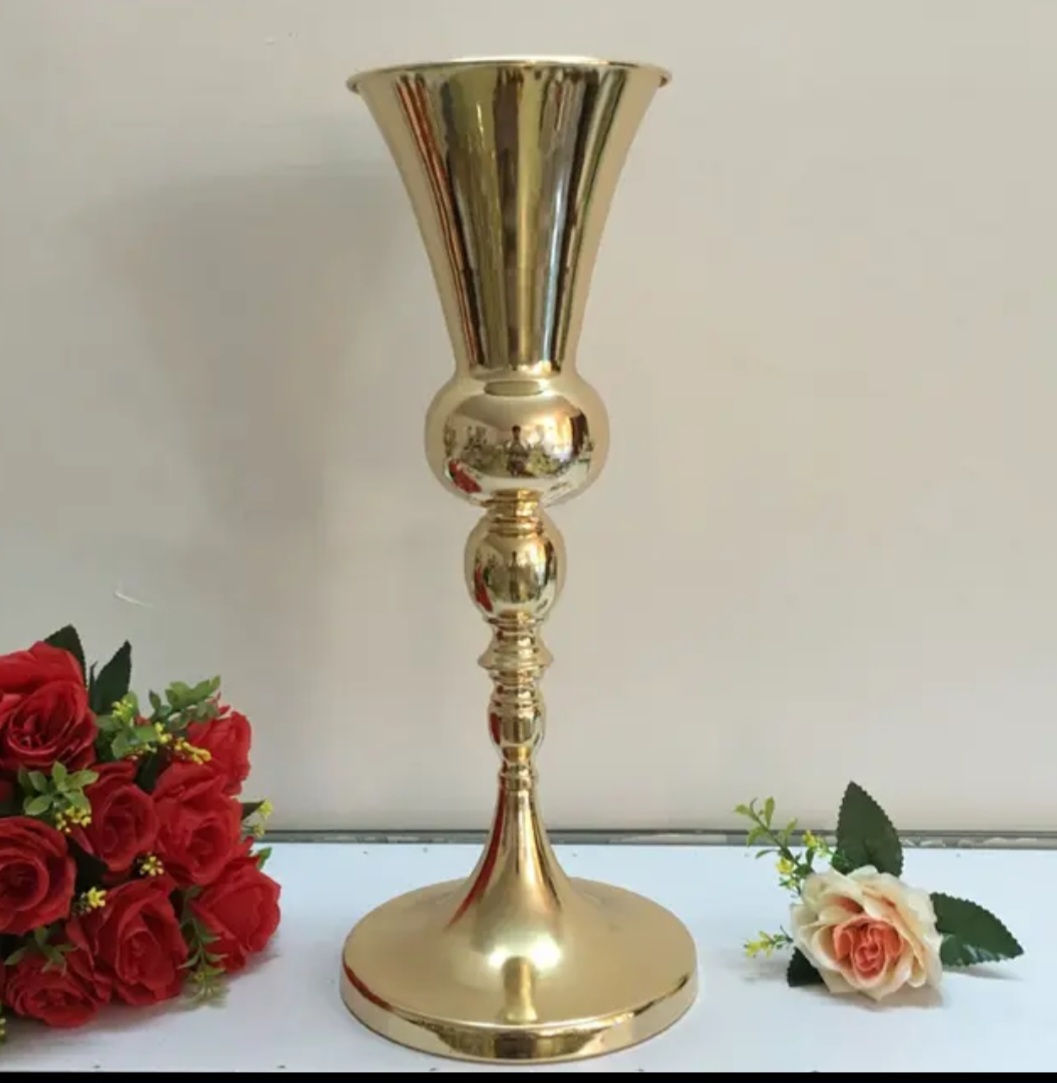 Beautiful centerpiece vase( rent only)