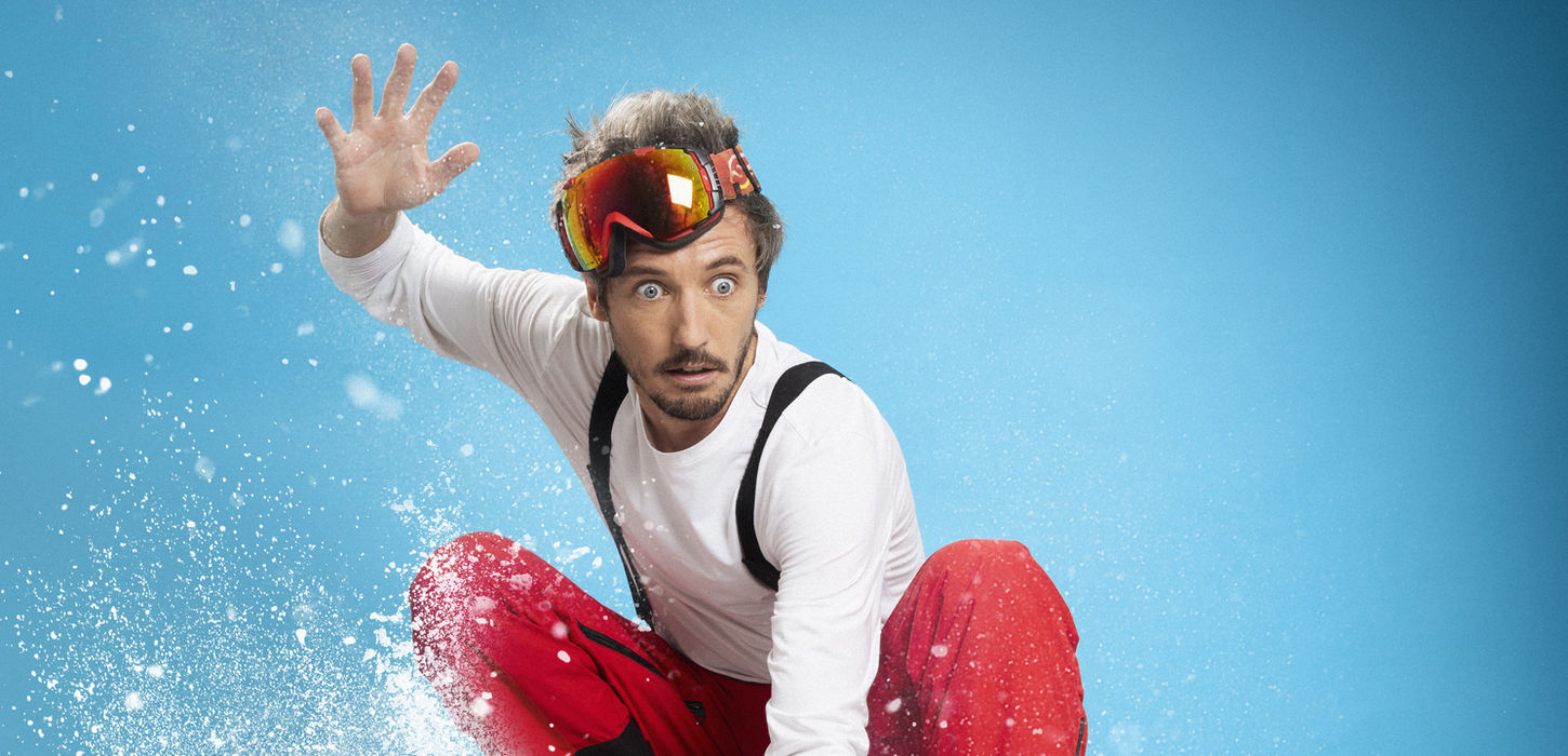 Portrait du magicien Gus présentant son nouveau spectacle