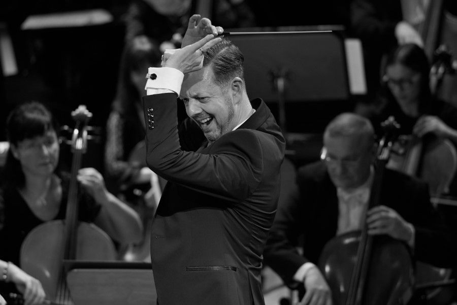 Simon Chalk Conductor