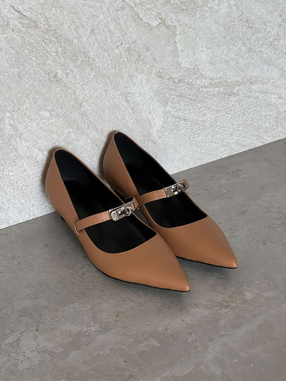Thumbnail: Hermes Heels