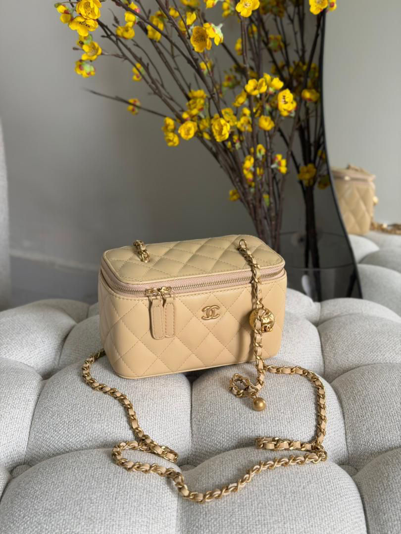 Thumbnail: Chanel Vanity Bag