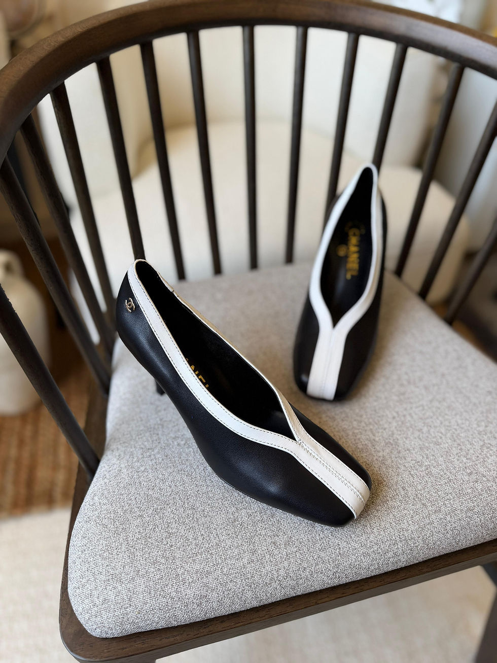 Thumbnail: Chanel Pumps