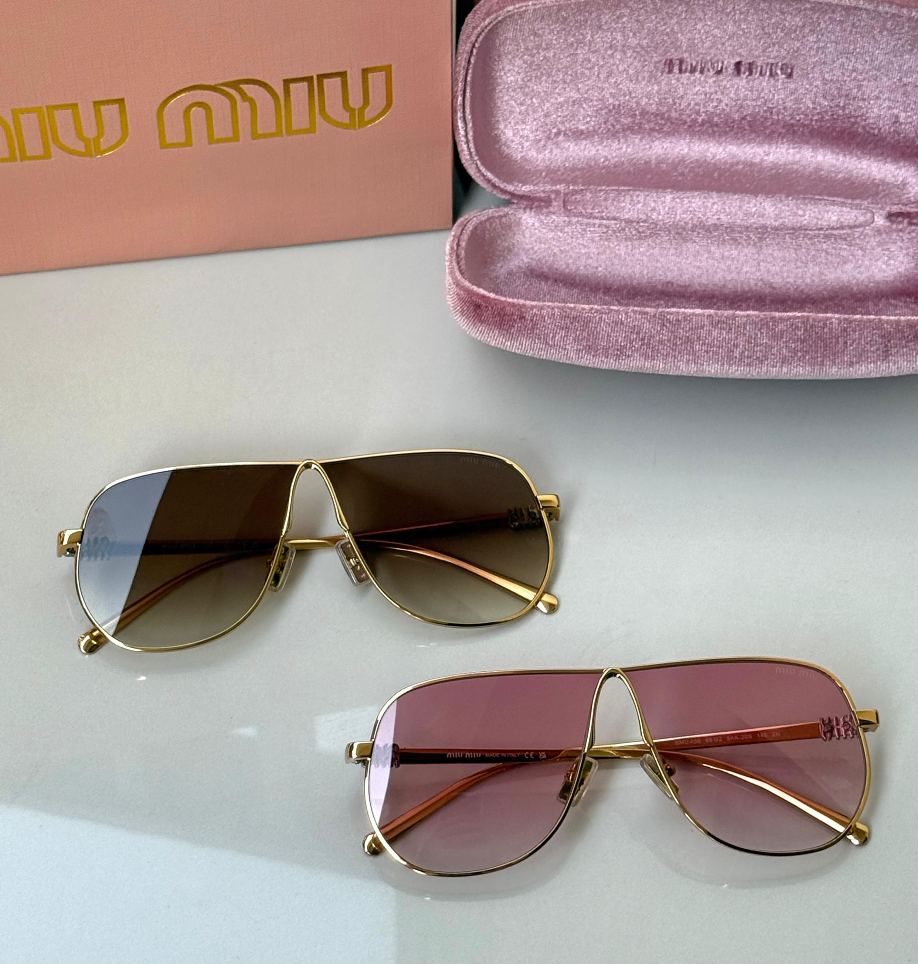 MIU MIU Sunglasses
