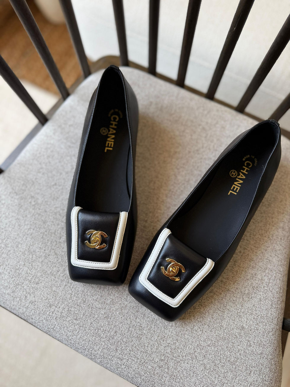 Thumbnail: Chanel Leather Flats