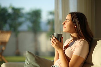 Was, wenn Bewusstsein nicht in dir ist – sondern du in ihm? Ein Gedanken-Ausflug mit Meditation, Feel-Flow-Fade und einem Kaffee mit dem Universum.