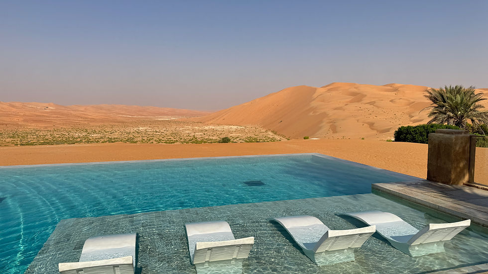 Check-in was smooth, and my room? A stunning blend of earthy tones, plush bedding, and a view that made me stop in my tracks. From my window: uninterrupted dunes, lit by the kind of golden light you usually only see on postcards.