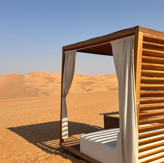 Laksventures at Anantara Qasr Al Sarab: Caught in the golden hour, wrapped in spa bliss, and living the slow life — swipe through my desert photo diary for a visual taste of stillness, sunlight, and style.