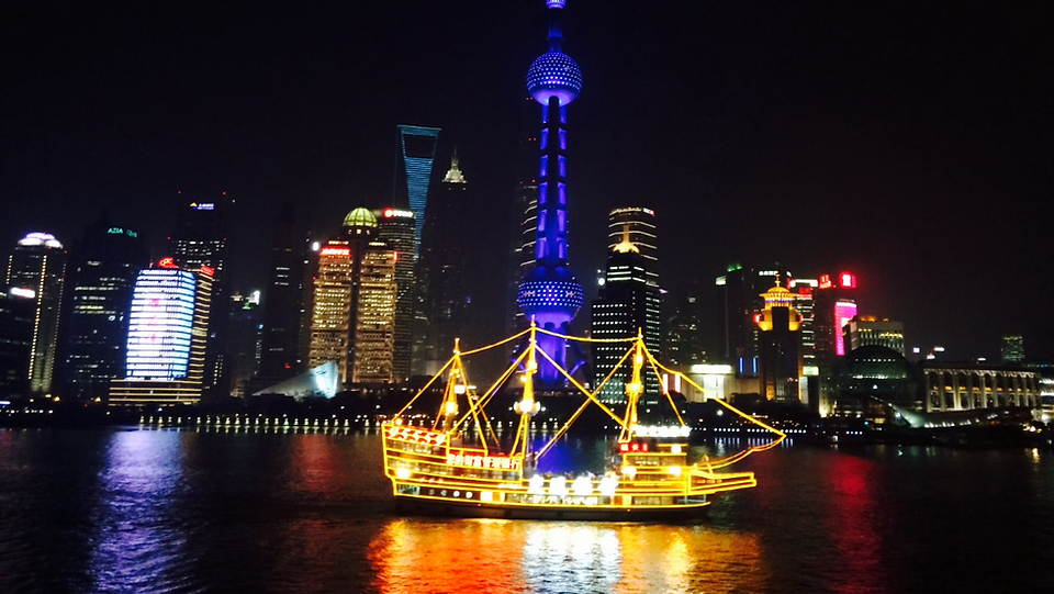 Dive into Shanghai's architectural saga in my latest blog! From Art Deco treasures to futuristic skyscrapers, experience a city where history meets innovation. Uncover the stories behind each skyline and be captivated by Shanghai's timeless charm. 