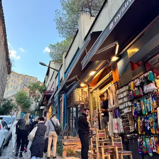 Istanbul. The name itself conjures up images of swirling dervishes, fragrant spice markets, and the echoing call to prayer. A city that straddles two continents, where ancient history collides with modern life, Istanbul has been on my travel bucket list forever. And let me tell you, it did not disappoint.