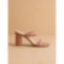 heels side view