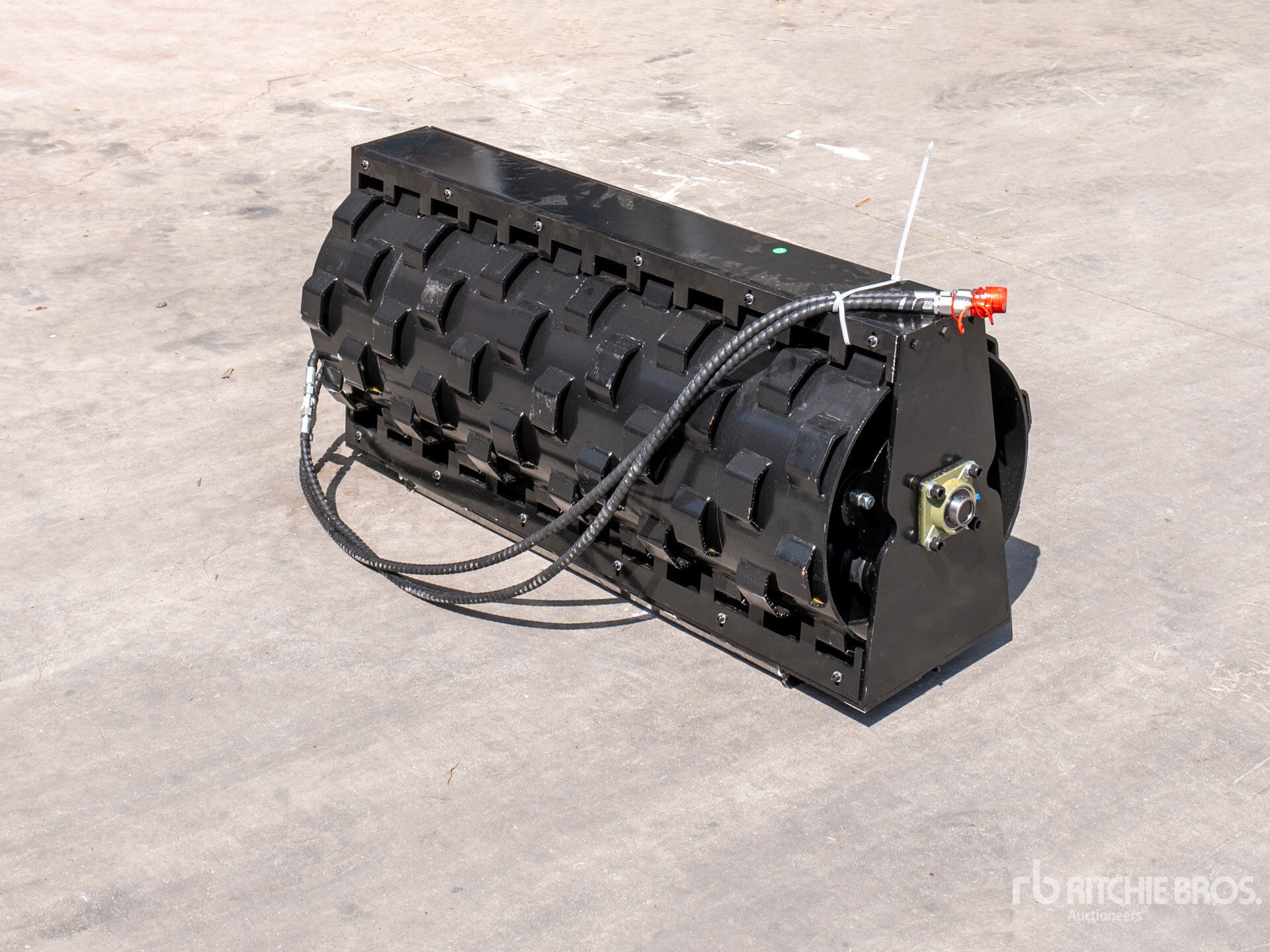Unused 2025 GIYI GY-CW59 59" Padfoot Skid Steer Attachment