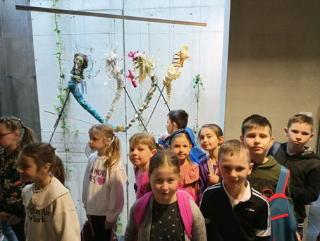 Wycieczka klas I-III do Muzeum Cebularza, Centrum Spotkania Kultur i teatru.