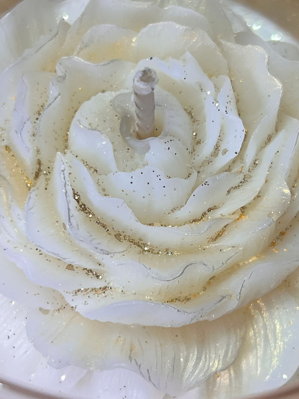 Miniature : gros  plan de la pivoine blanche en cire de bougie
