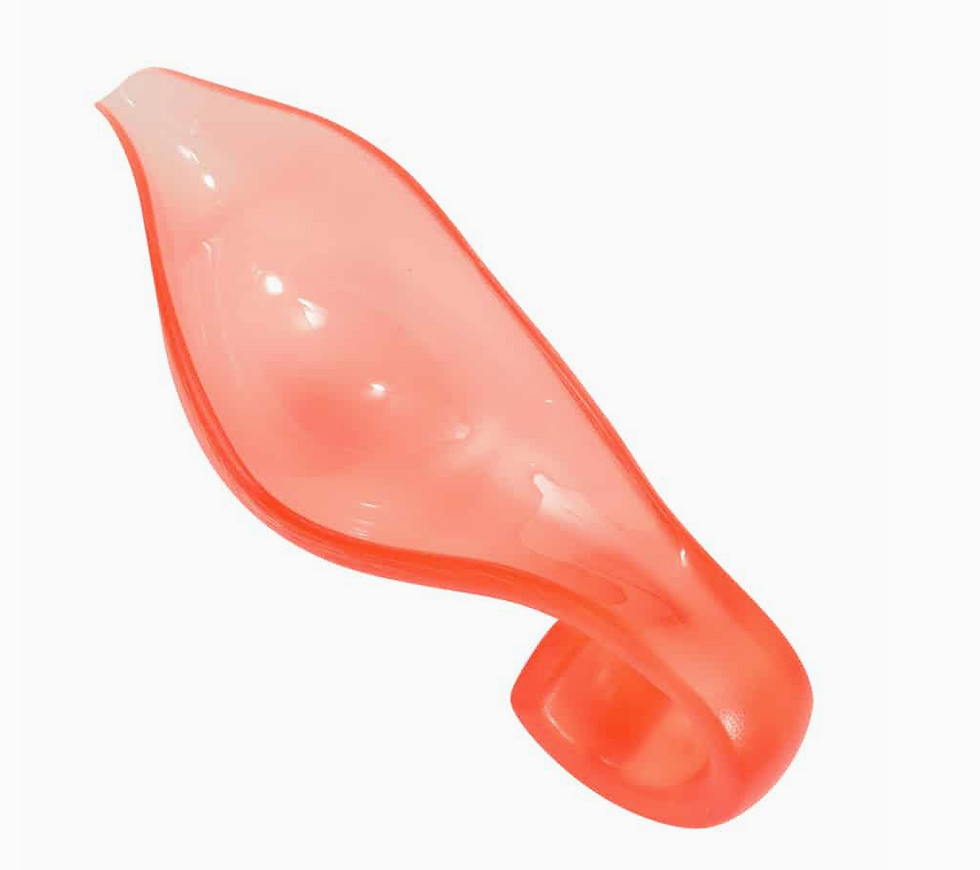 Petit accessoire indispensable pour verser la sauce sur un plat de façon professionnelle
