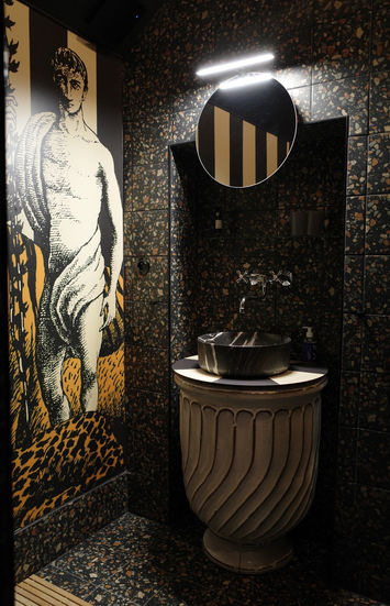 bathroom_4.jpeg