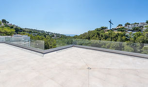 Elegancia contemporánea con vistas al mar en Costa d’en Blanes