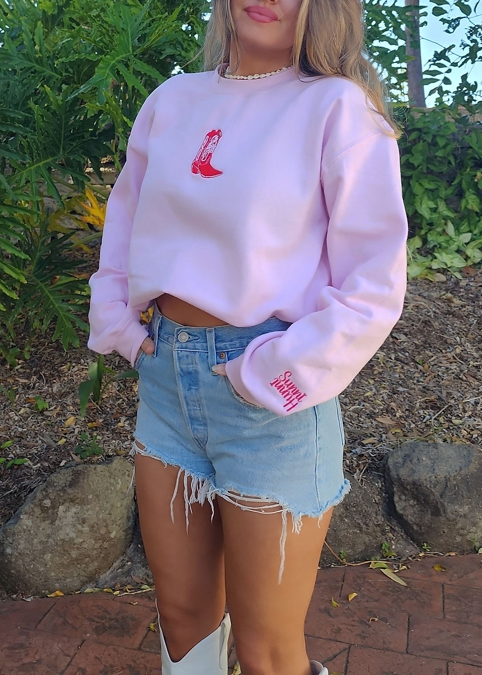 Sunni hunni, sunny hunny, Beach wear, surf wear, girly sweater, surf sweater, cozy sweater, relaxed fit crewneck sweater, col