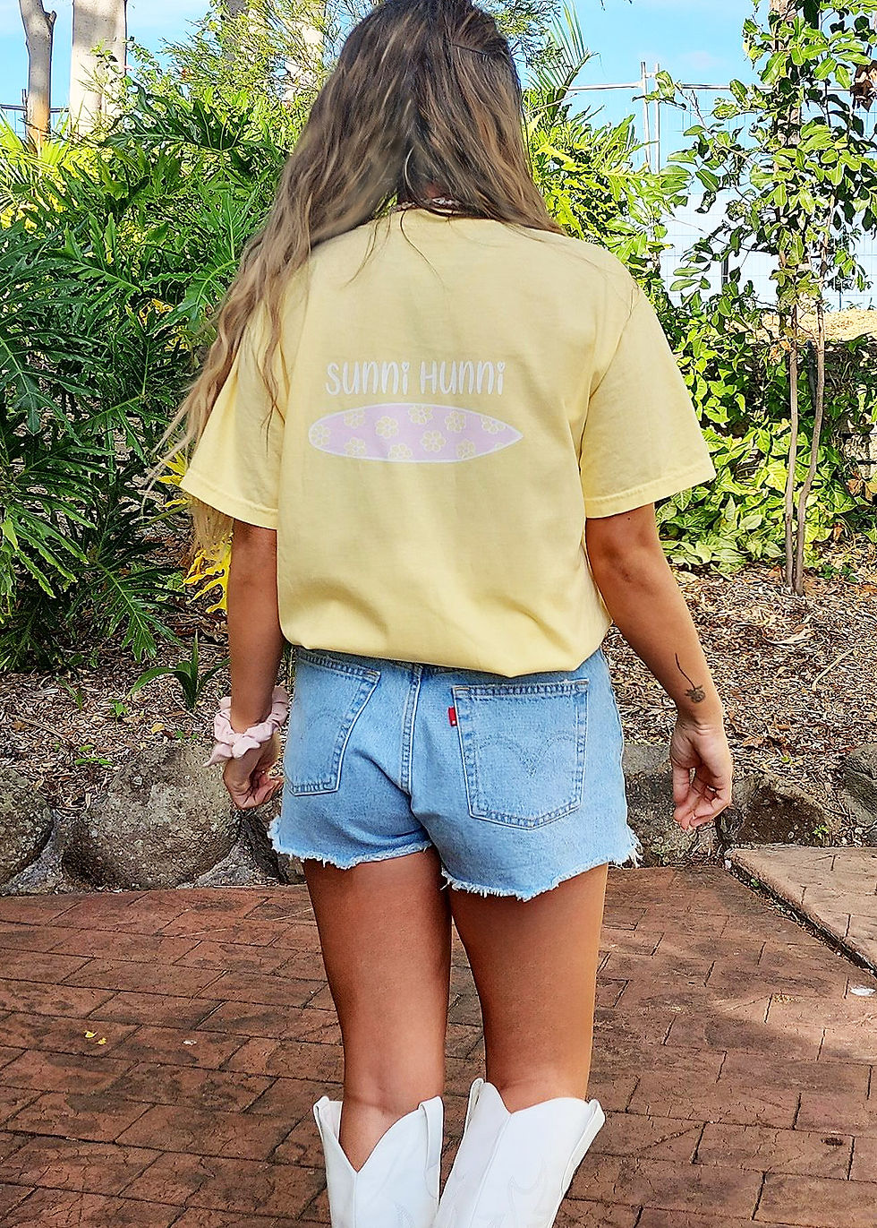 Thumbnail: Sunni hunni tee,  tshirt, oversized ts, beach club tee, surf tee, college tee, college tshirt, girls t shirt, women t shirt,