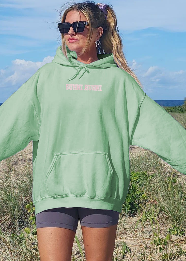 Thumbnail: Sunni hunni, sunny hunny, Beach wear, surf wear, girly sweater, surf sweater, cozy sweater, relaxed fit crewneck sweater, col