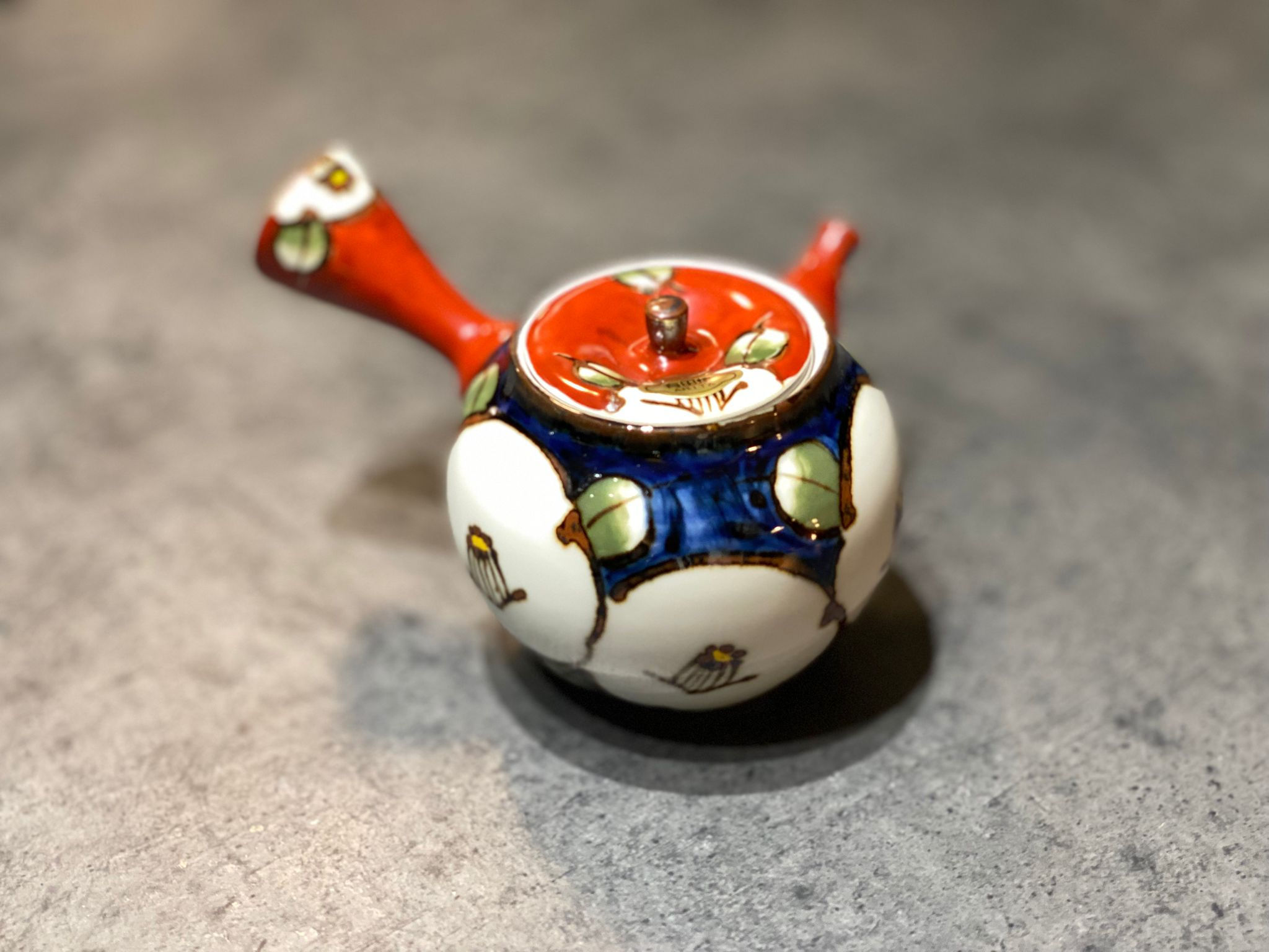 濃椿小急須 tsubaki pattern teapot (small)