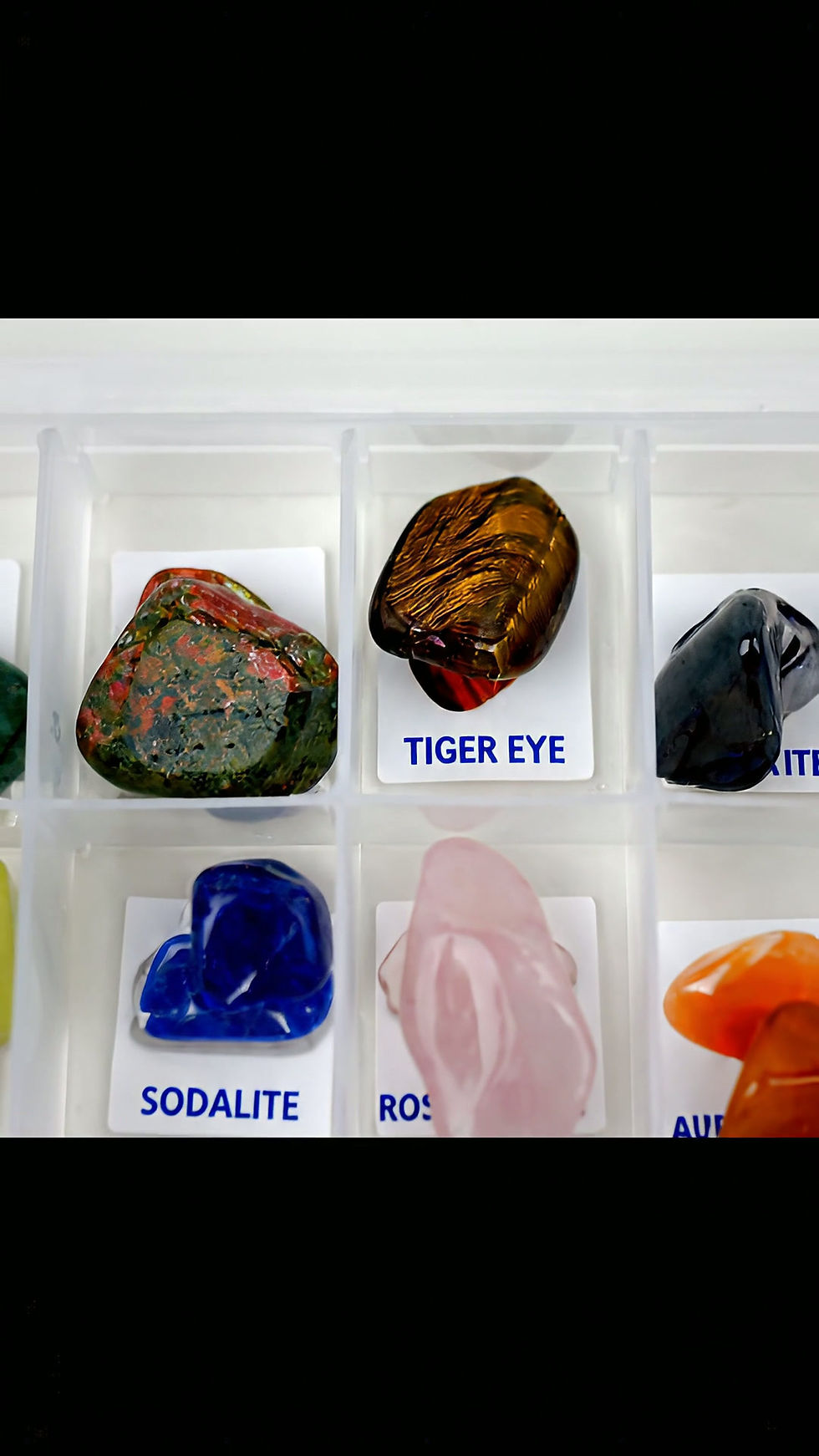 Thumbnail: Rocks and minerals collection box showing finished geology kit with zoom in and out animation