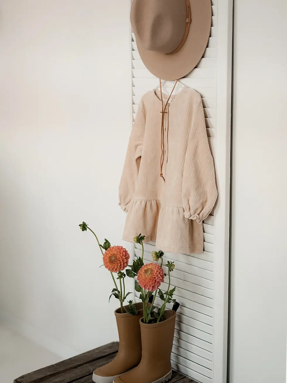 תמונה ממוזערת: Almond Picnic Dress