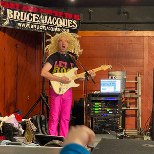 If Bruce Jacques is playing at Foggy Goggle...go...you won't be disappointed!