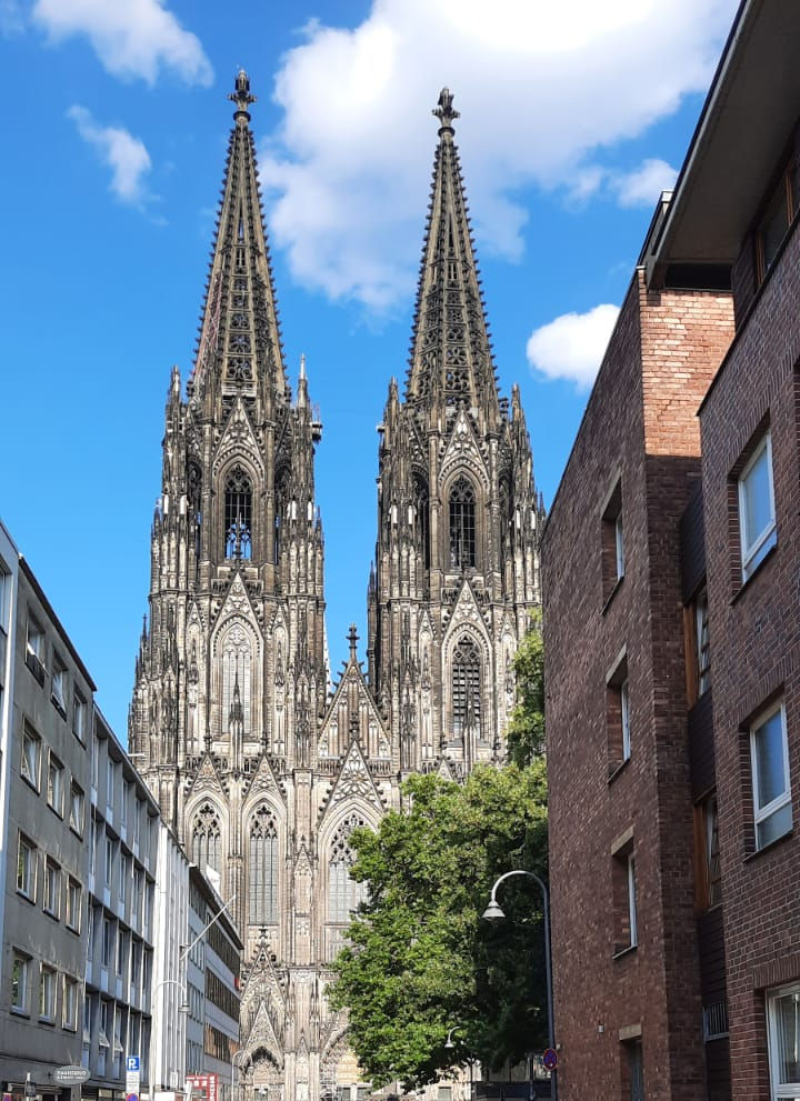 Kölner Dom im Sommer