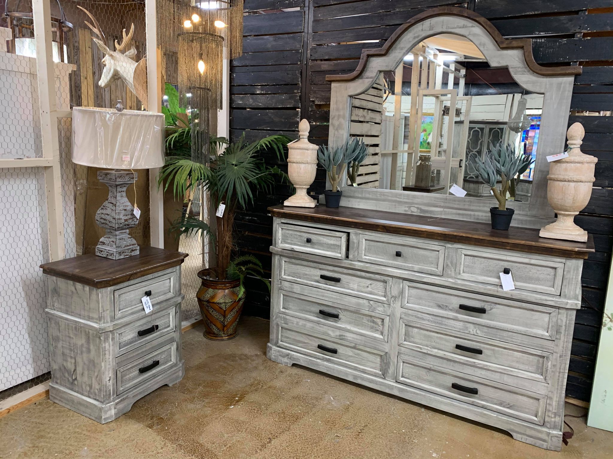 Mollywood Imports Furniture Dothan, AL