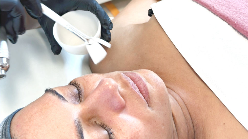relaxing facial at Crissy Skin Therapy Se8