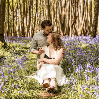 maternity photoshoot in the flowers in worcestershire