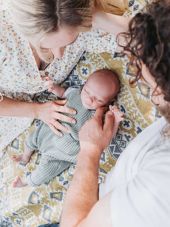 newborn baby photoshoot with parents in worcester