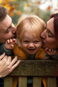 Family photoshoot outdoors in worcestershire