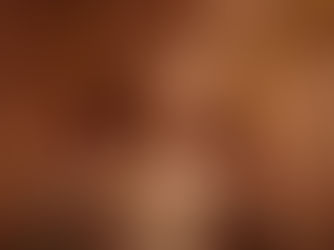 Posed studio vs. lifestyle in-home newborn photography. Which is right for you?