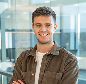 linkedin foto_edited.jpg