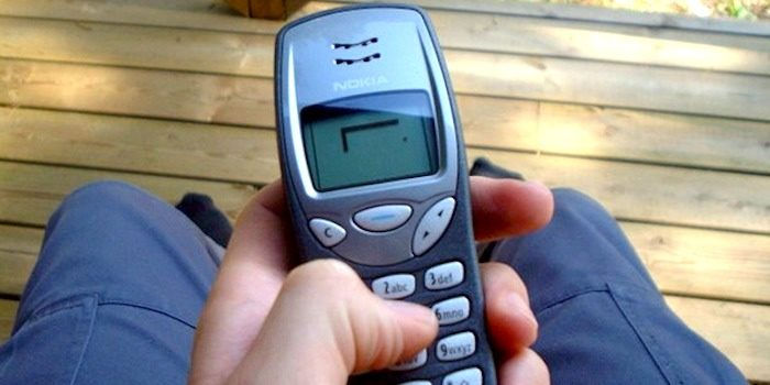 Playing snake on an old Nokia mobile phone