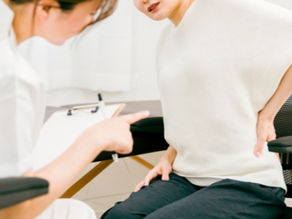 椎間板ヘルニアによる足のしびれはいつ治る?鍼灸の効果と治療期間を解説