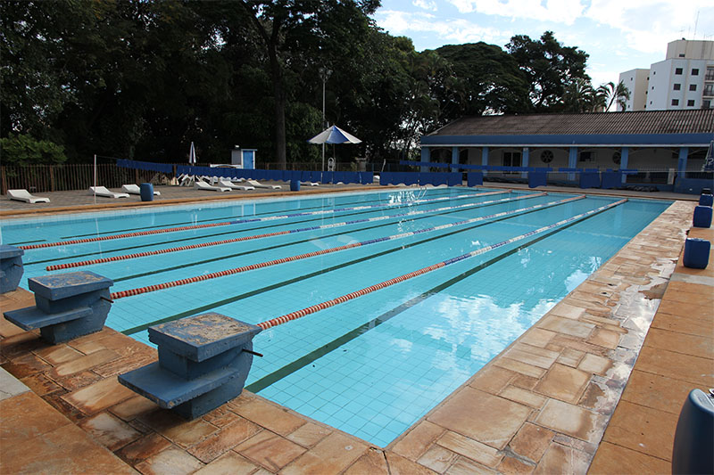 Piscina aquecida semi-olímpica