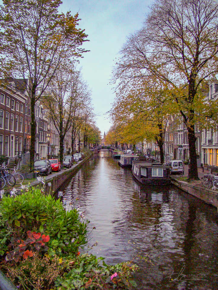 Ahh Amsterdam is a waterscape of the city