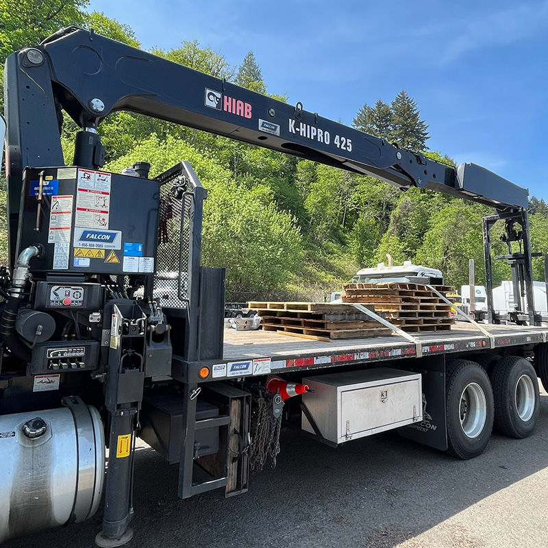 upfitting_crane_truck_angle_square