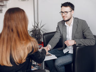 הגיוס לא נגמר בחתימת החוזה: איך לבנות תהליך קליטה (Onboarding) שישאיר עובדים לטווח ארוך